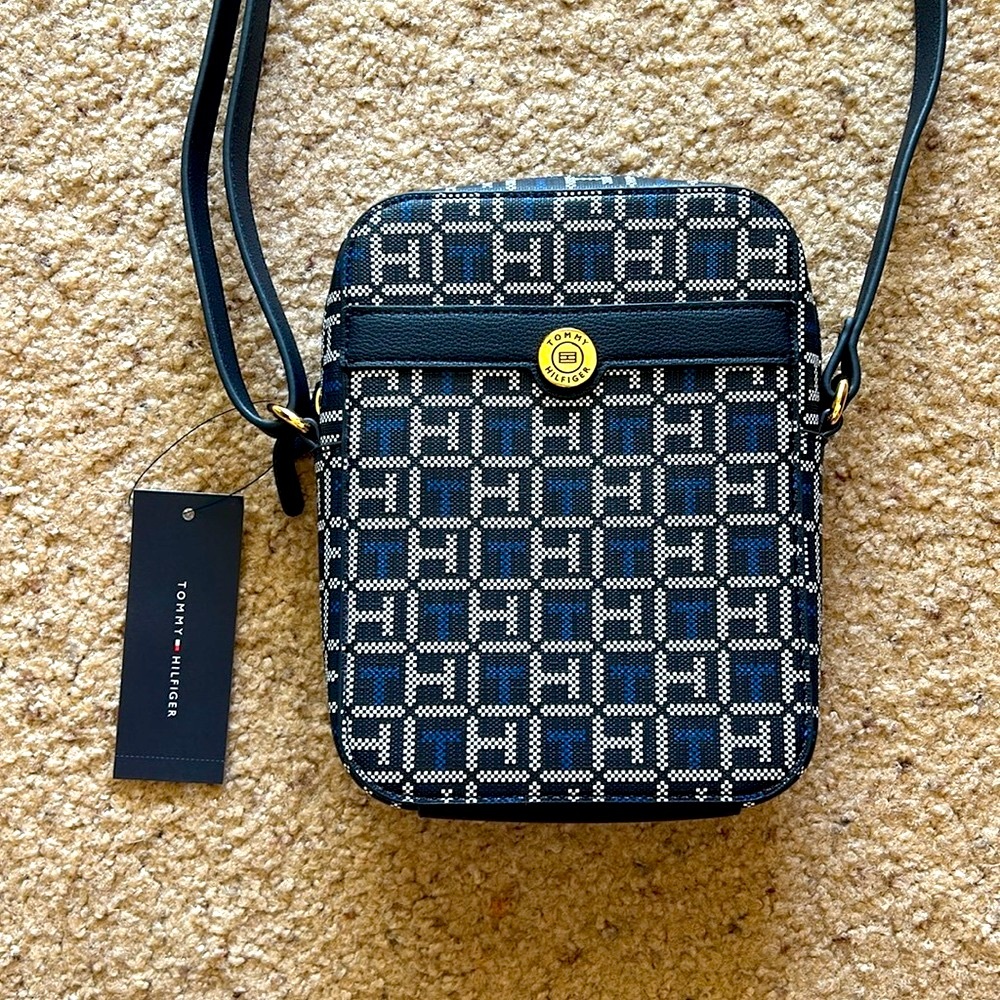Tommy Hilfiger crossbody